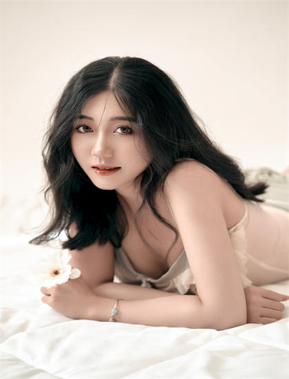 表演艺术正月初二回娘家：探索情感的情绪渲染与观众共鸣 感受表演的情感力量